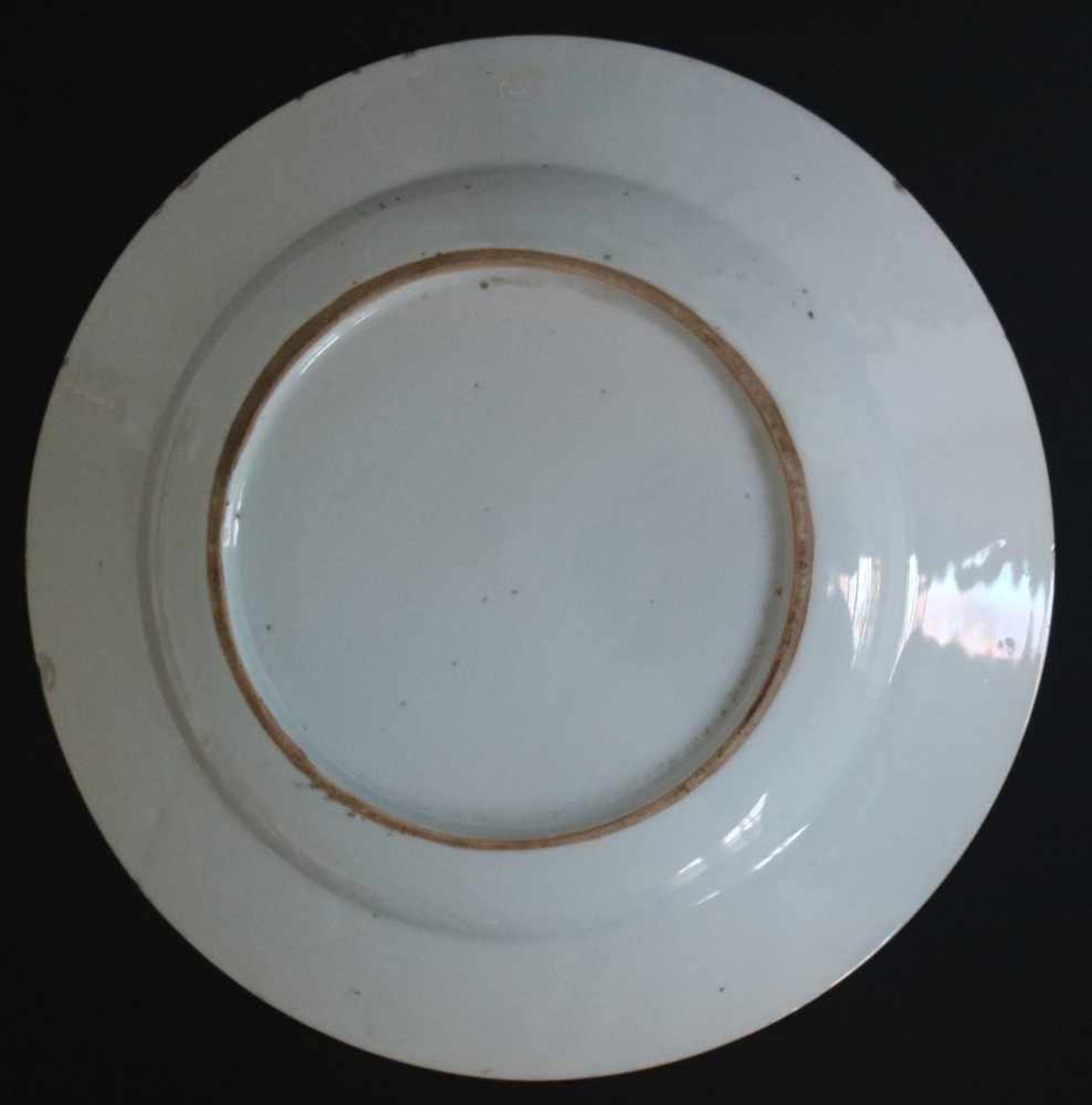 Qianlong Chinese plateFamille rose 18th century Small chipsdia 23.3 cm UV checked, no repairs, - Bild 2 aus 2