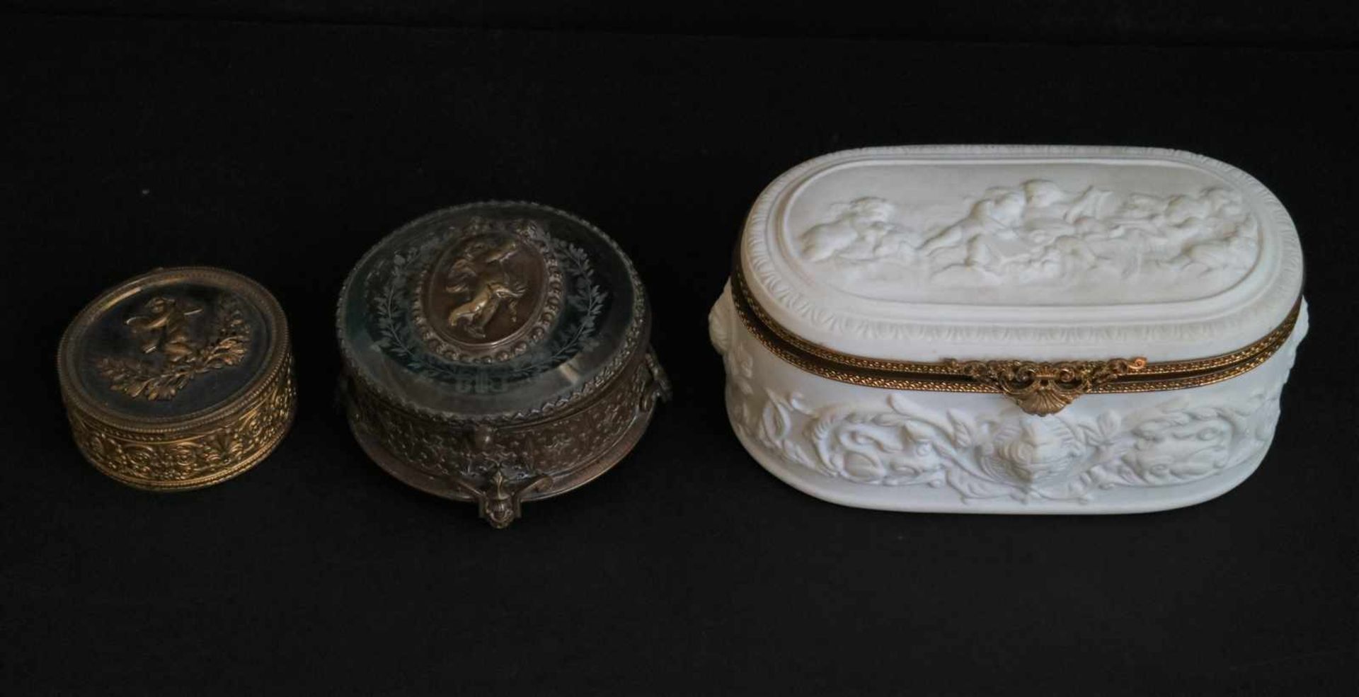 Lot of 3 jewelery boxes in biscuit