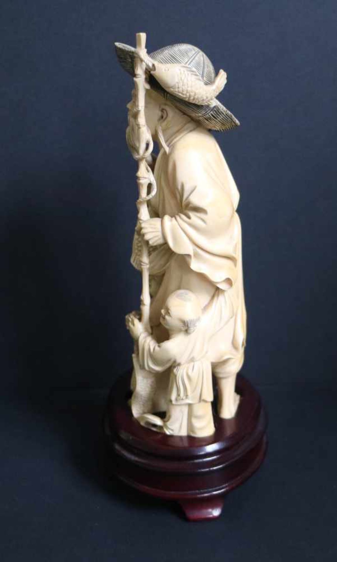 Chinese ivory Fisherman with children - Bild 2 aus 4