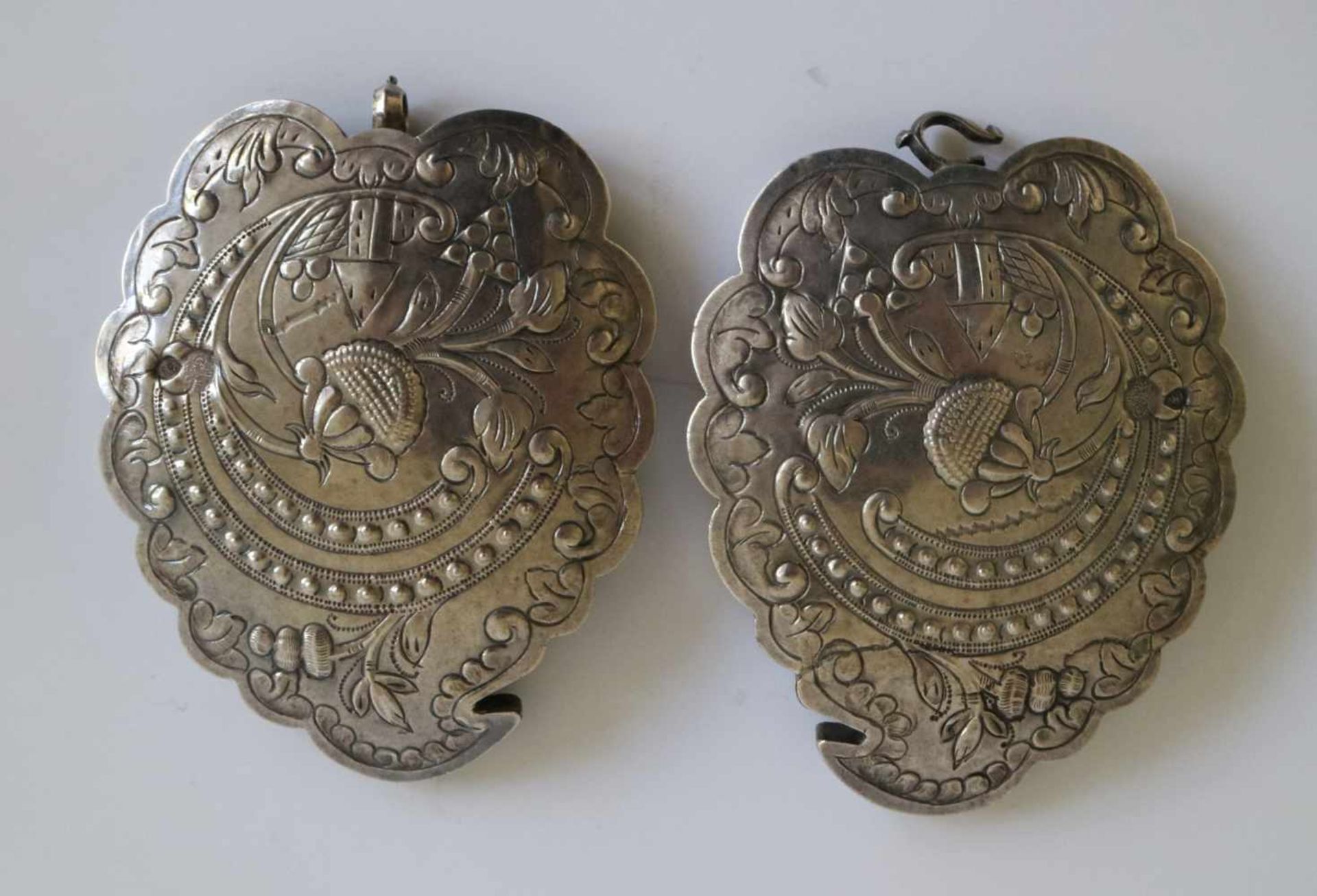 Silver buckle Ottomans with double 'Tourgha' hallmarks, 19th century 11 x 8 x 1 cm