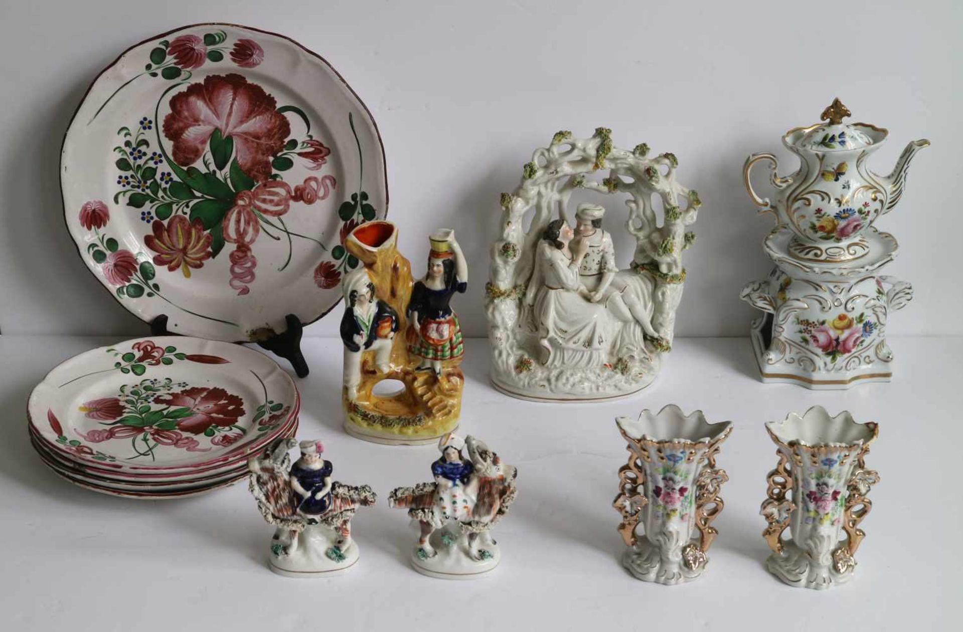 Porcelain ao Staffordshire, Vieux bruxelles, faience St Amand H 12 tot 27 en dia 23 en 30 cm