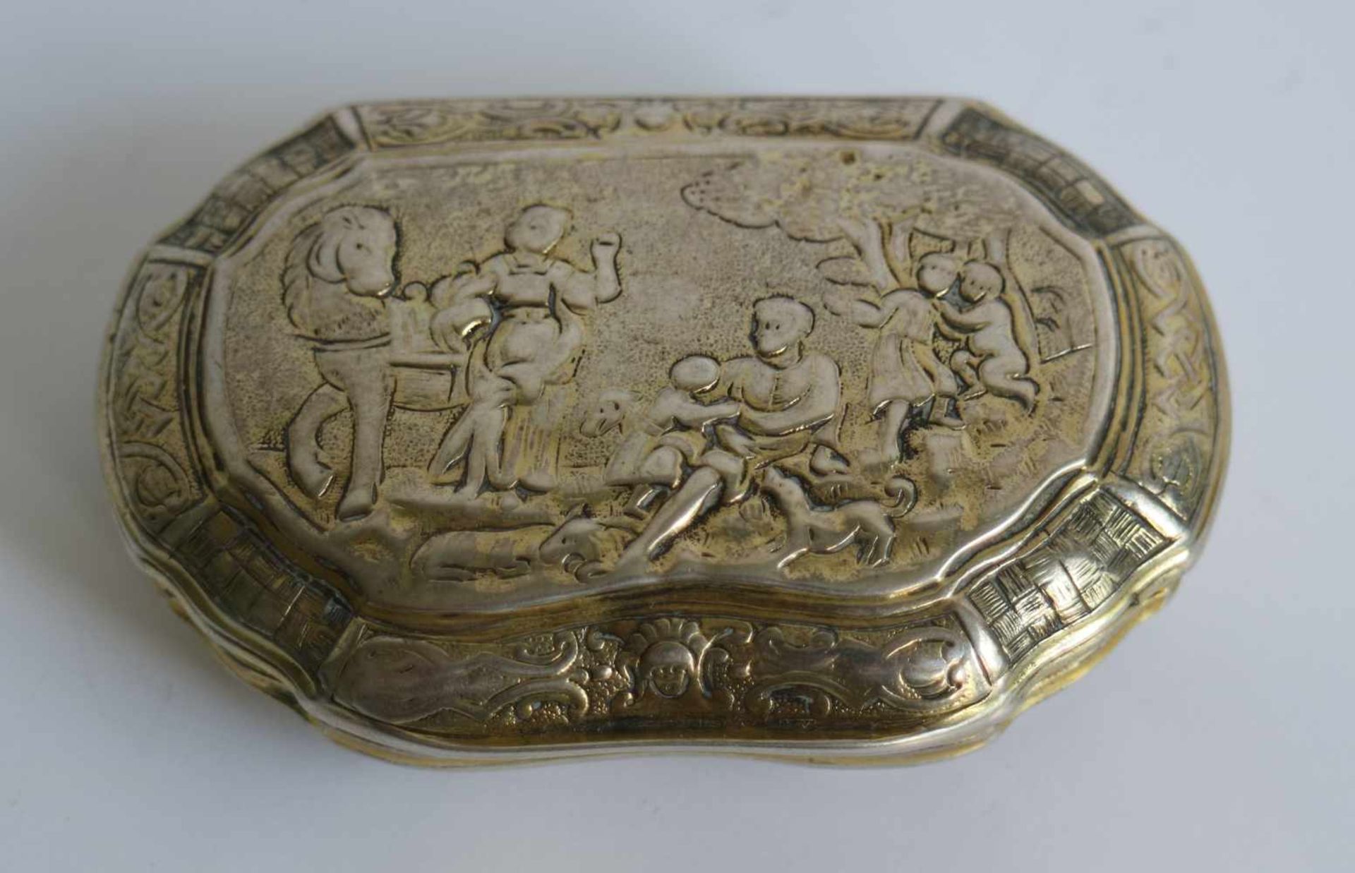 18th century gold-plated silver snuff box Re-engraved in the 19th century, Germany 7,5 x 5 x 2 cm