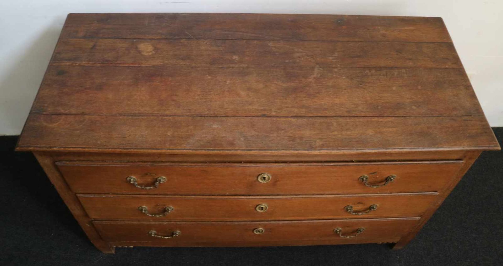 French chest of drawers 19th century oak with 3 drawers B 131 D 55 H 85 cm - Bild 4 aus 5