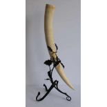 Lode VAN BOECKEL (1857-1944) (attrib.) wrought iron decorative piece with tooth H 88 cm, Tand L 80