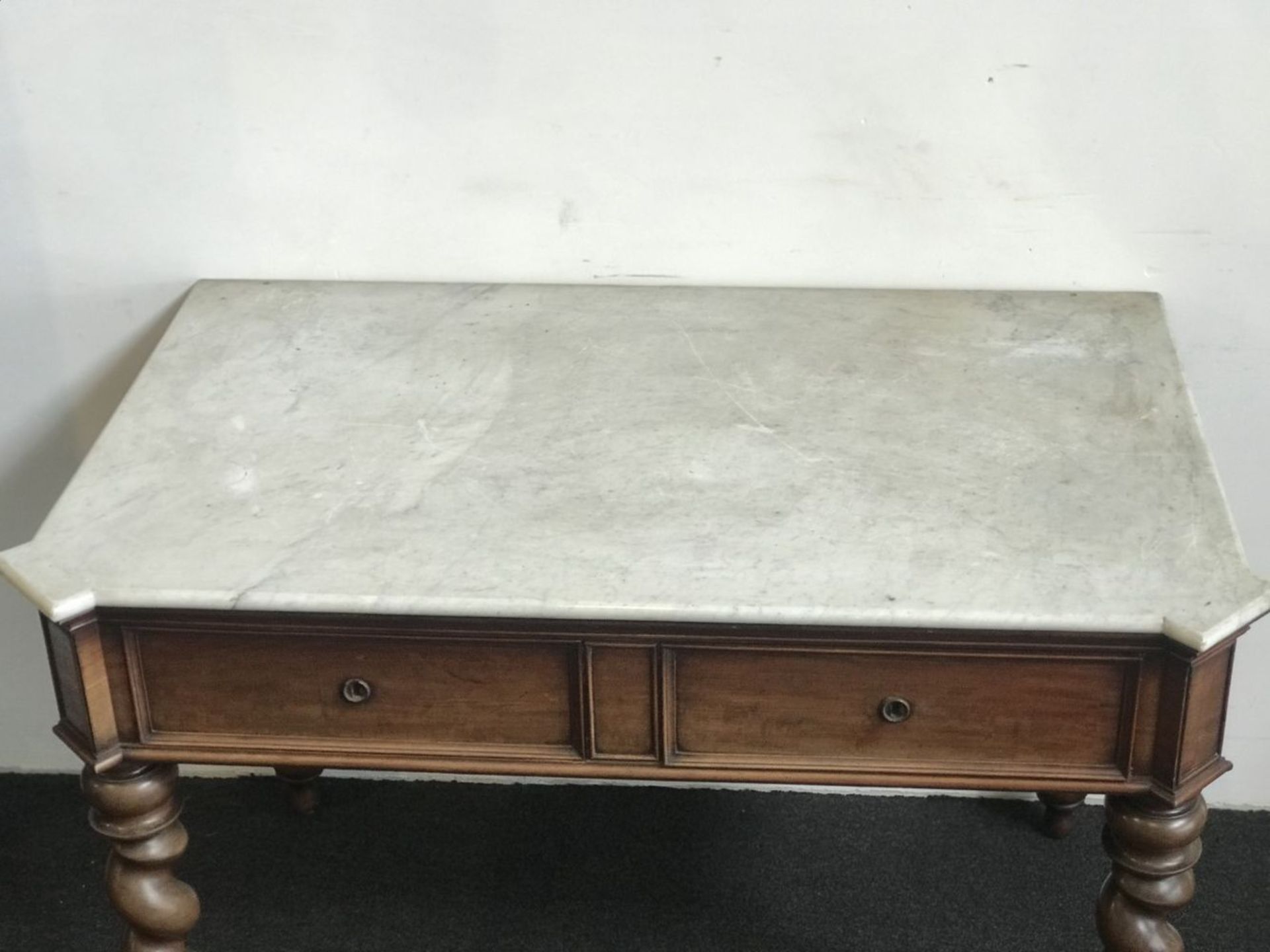 Table with twisted legs marble top H 81 afm 76 x 126 - Bild 3 aus 3