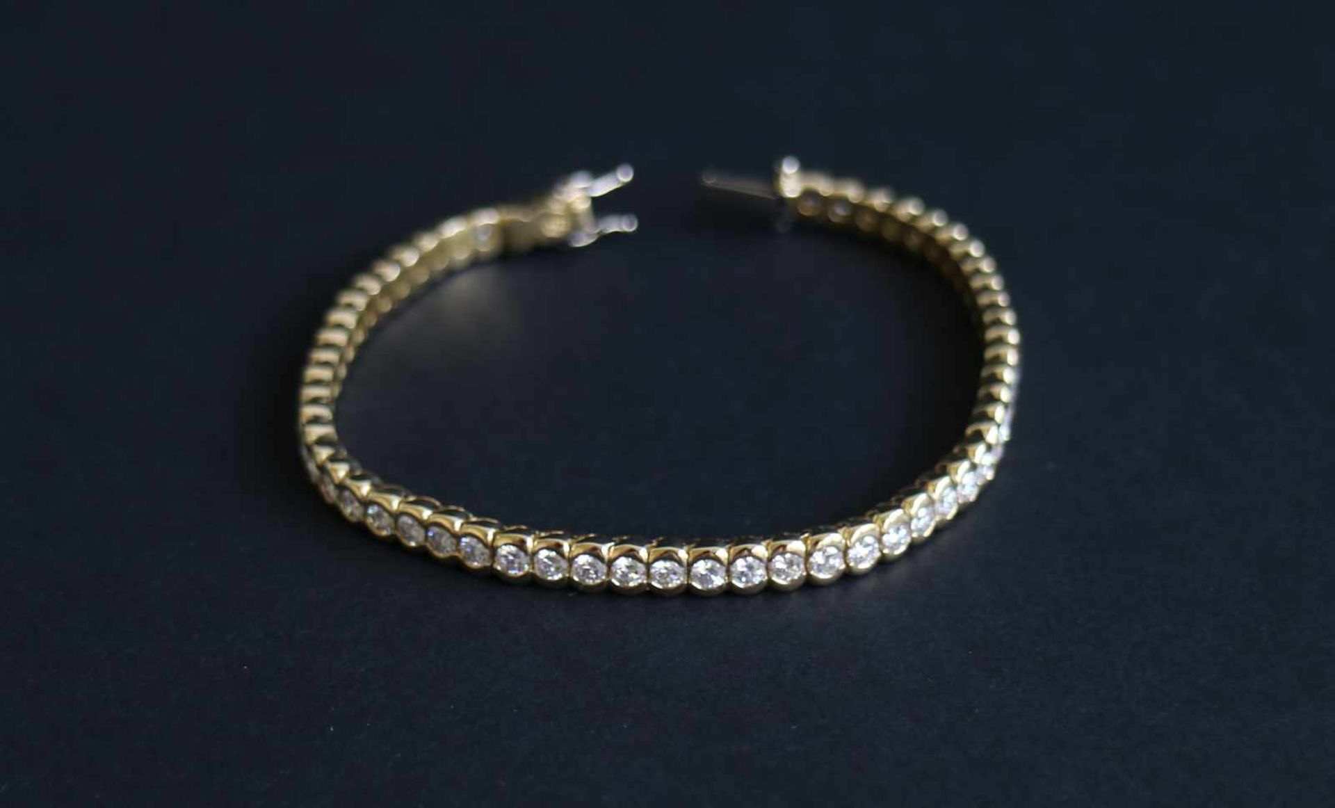 Bracelet Riviere with brilliant gold 22 gr 18 Kt, 56 x brilliant for 4.36 Kt, quality VVS / F