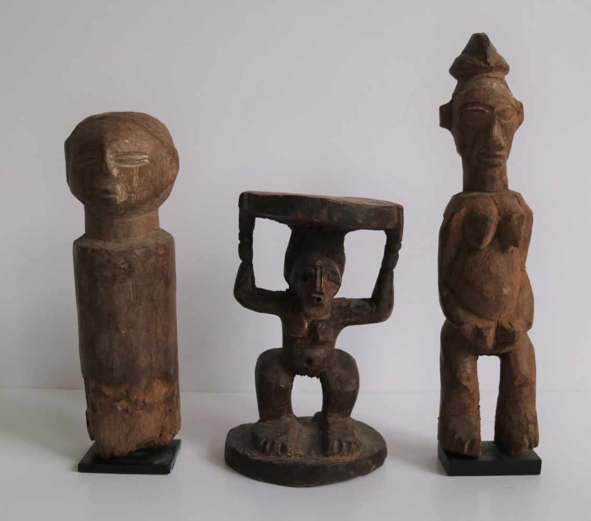 Congolese figurines Yaka area and Songey altar chair H 17,5, 23 en 28 cm