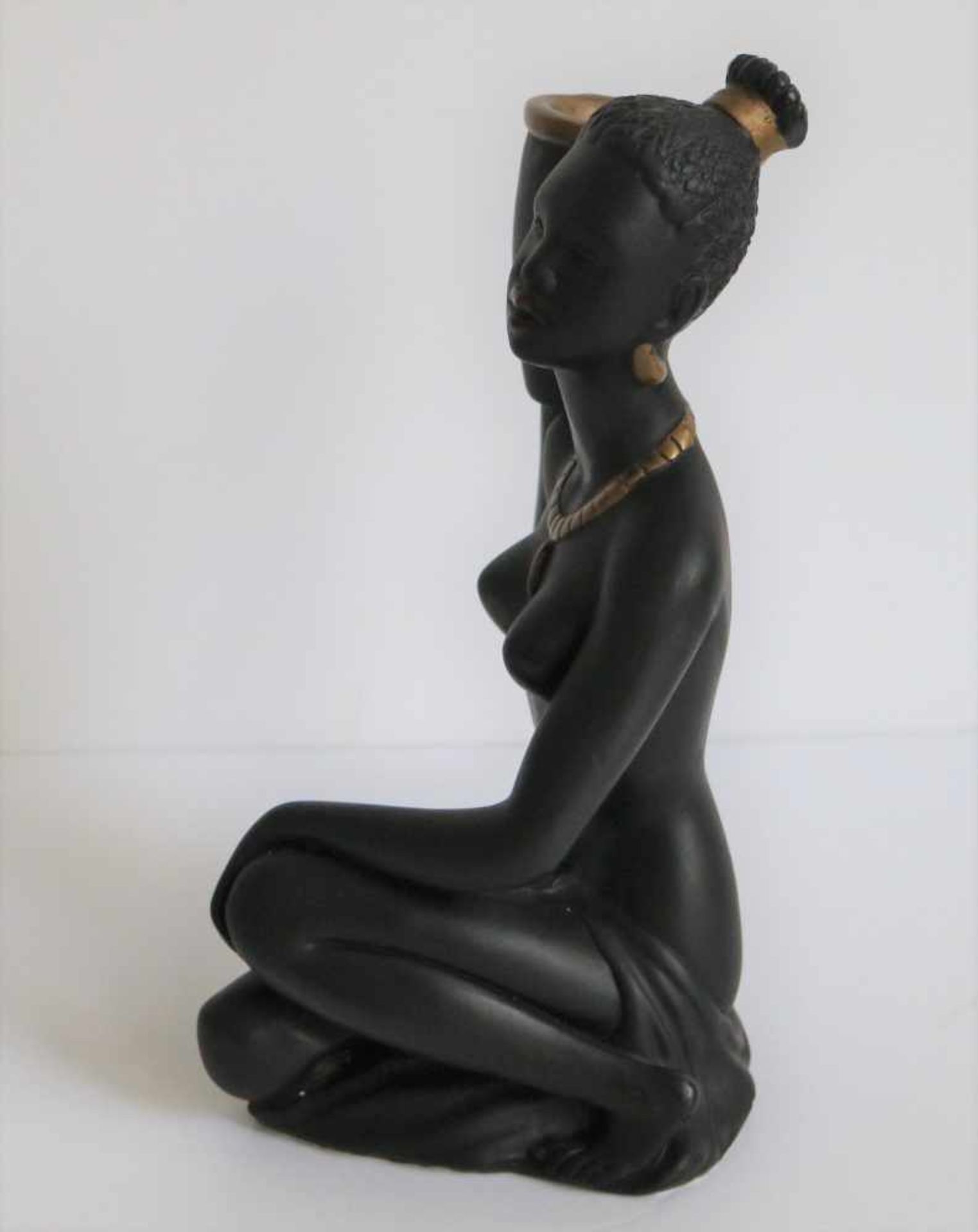 African woman Patinated plaster H 27 cm - Bild 4 aus 5