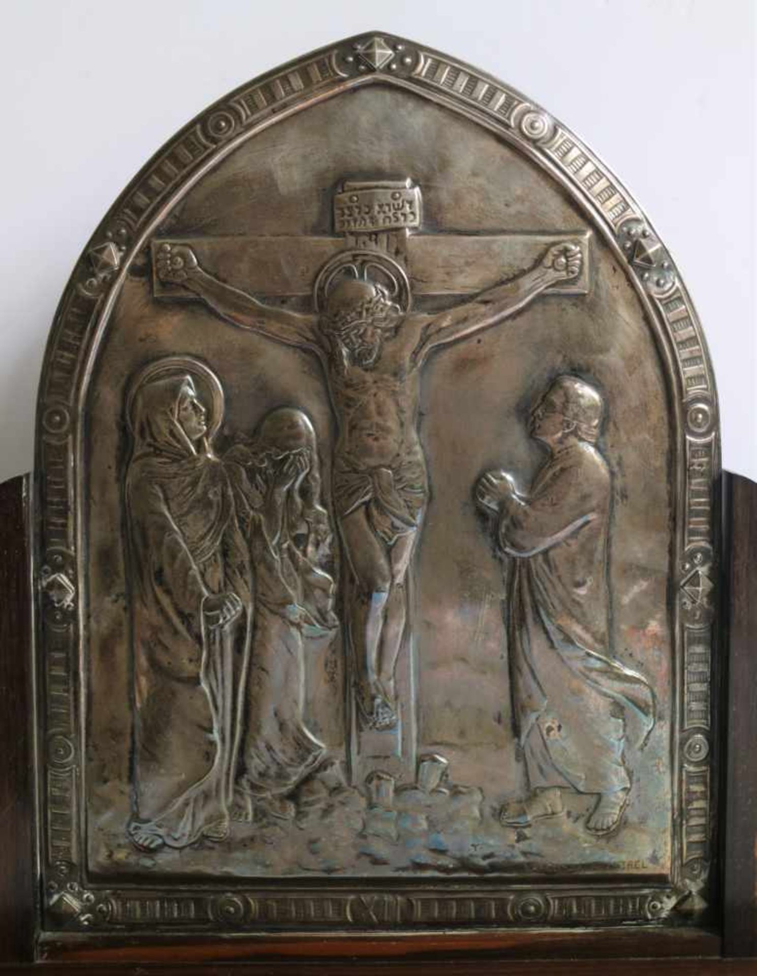 Silver plated Christ scene Art Deco signed Nasouska Chantrel. Back: Hommage respectueux et - Image 2 of 5