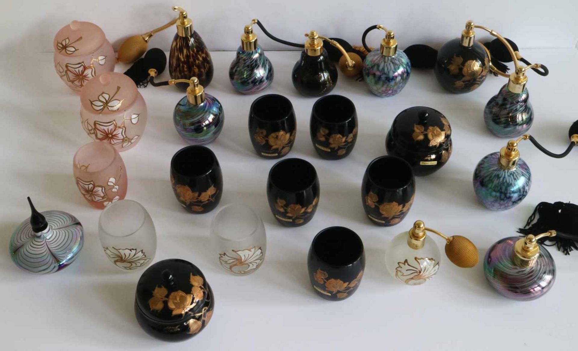 Large lot of perfume bottles and jars H 8,5 tot 15,5 cm