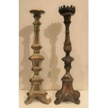 Lot of 2 wooden candlesticks 19th century H 96 en 98 cm