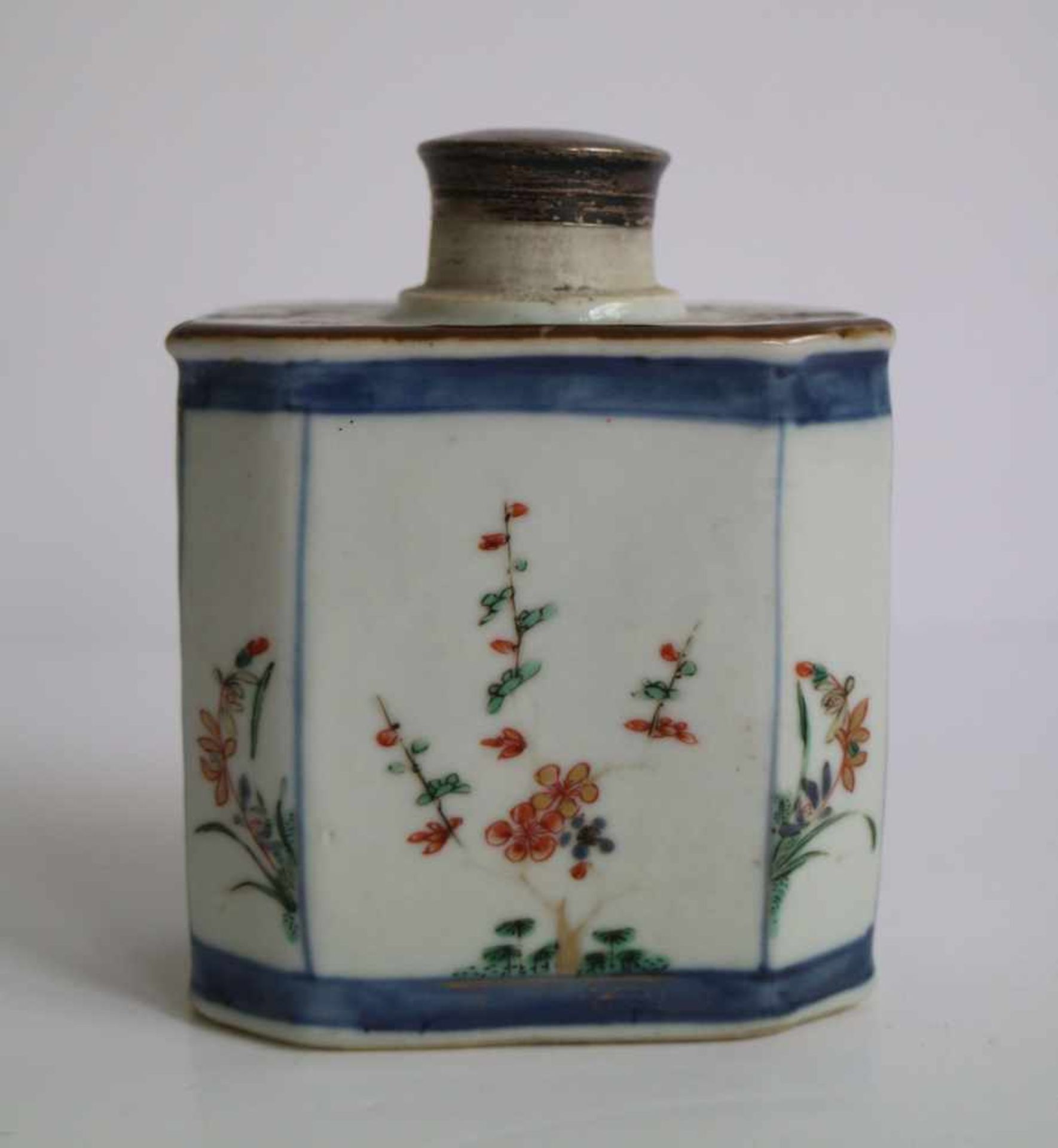 Imari tea caddy Tea caddy with lid 18th century, Imari- verte H 10 cm with hairline - Bild 3 aus 5