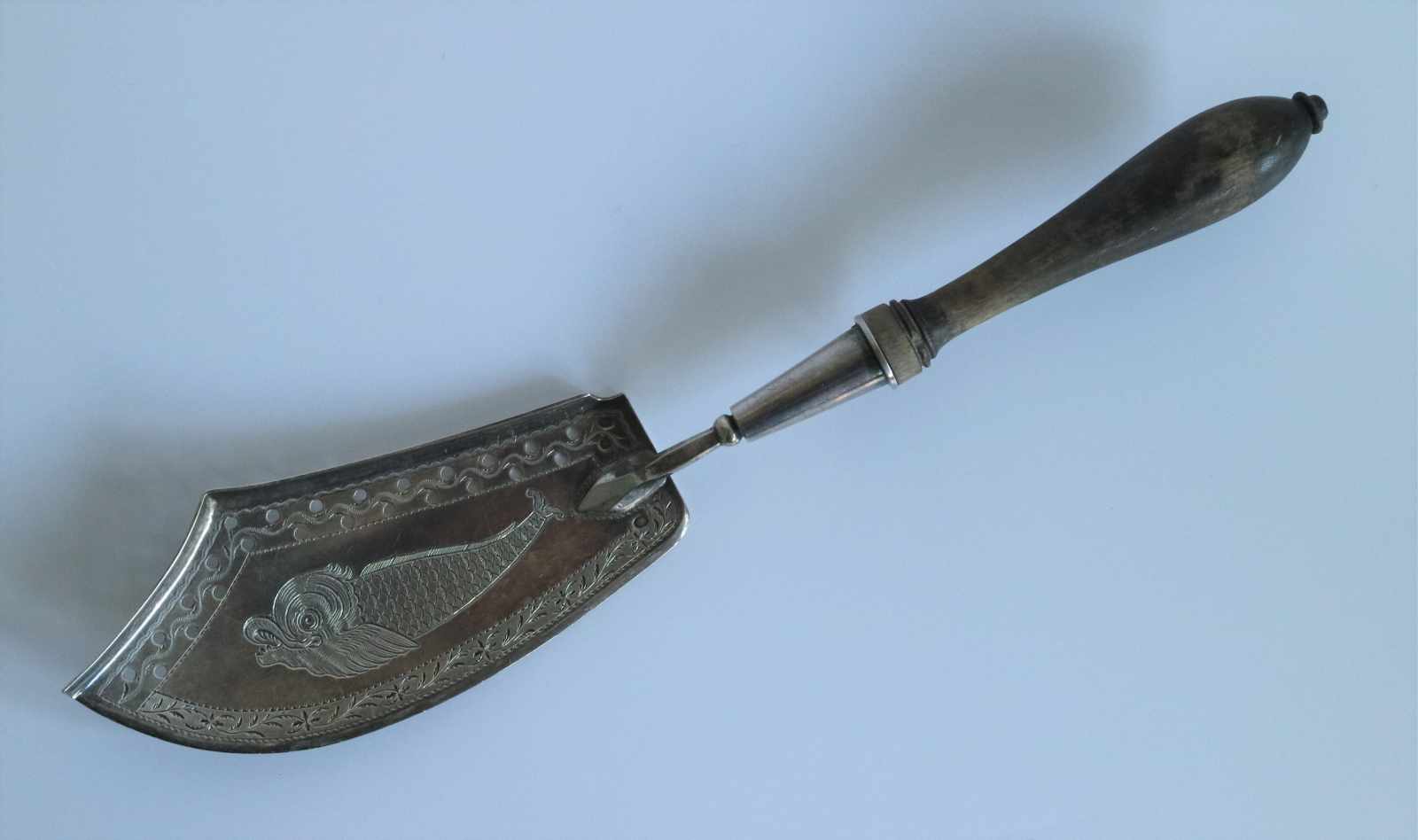 Silver fish serving spoon Paris, 2nd Empire period 1809-1818 L 32,5 cm