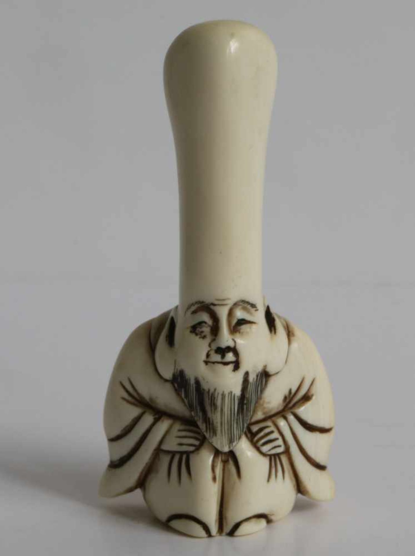 Netsuke Ivory depicting Fukurokuju Japan 19th century H 6,3 cm signed private collection