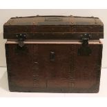 J. Delvaux Ainé trunk 1880 70,5 x 45 x 54 cm partly professionally restored and with some old