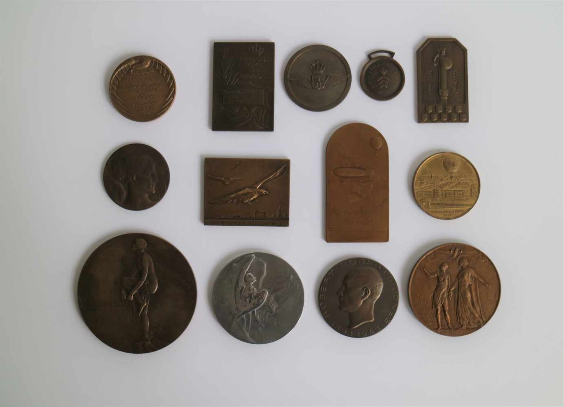 Lot medals aviation including 'Congo-Belgian. 1925,'aero-club cdt Desoil 1920' and 'Panorama Paris