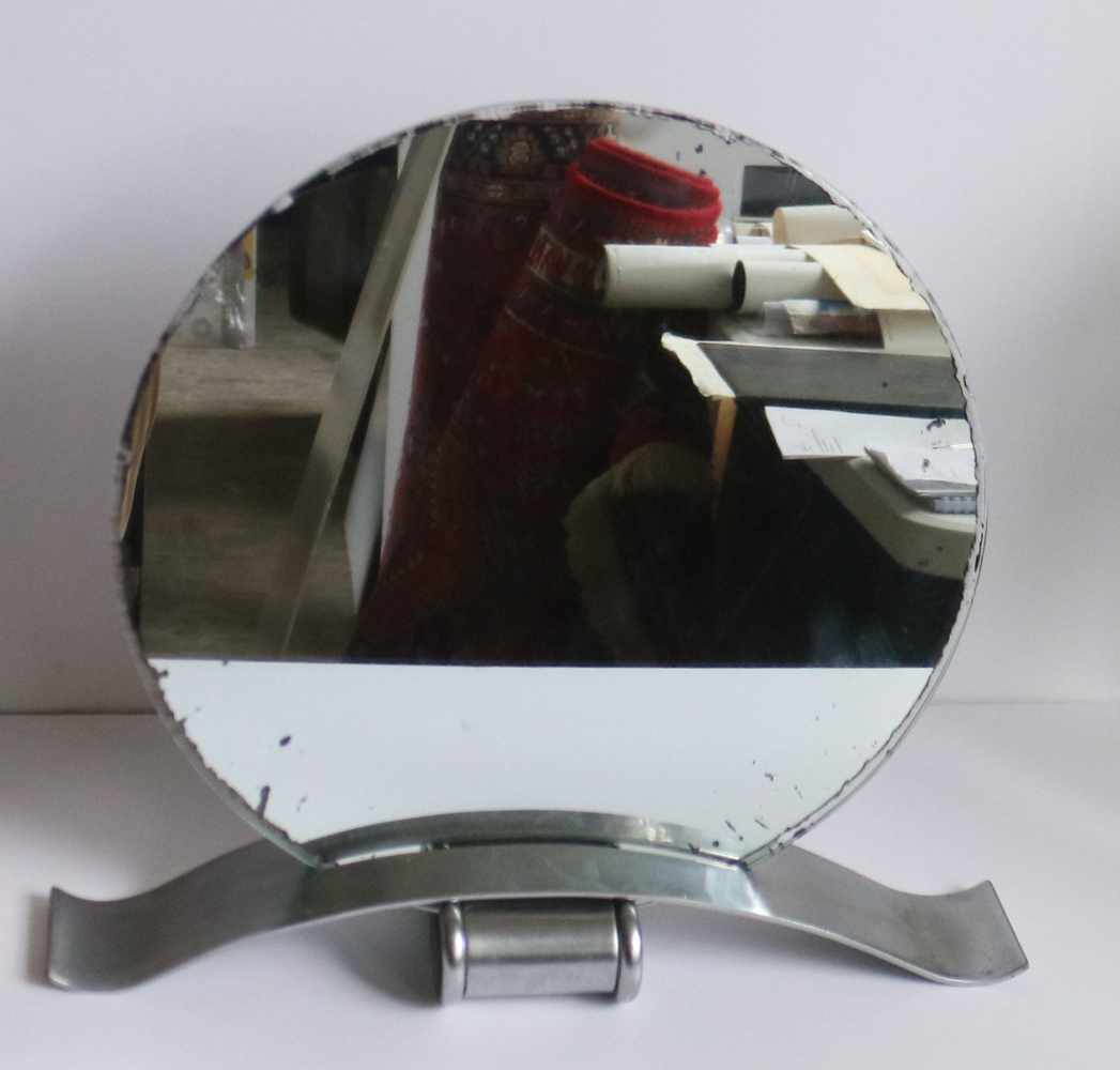 Art Deco mirror, bronze and table lamp Bronzes, table lamp and mirror H 18 tot 70 cm - Image 2 of 2
