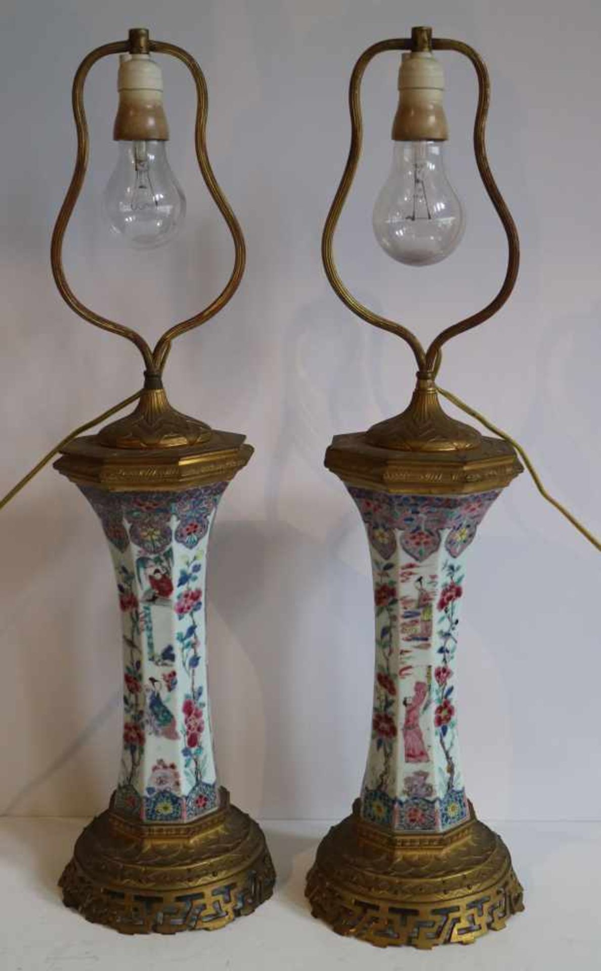 Chinese vases 19th century transformed into lampadaires, bronze fittings, famille rose H 71 cm