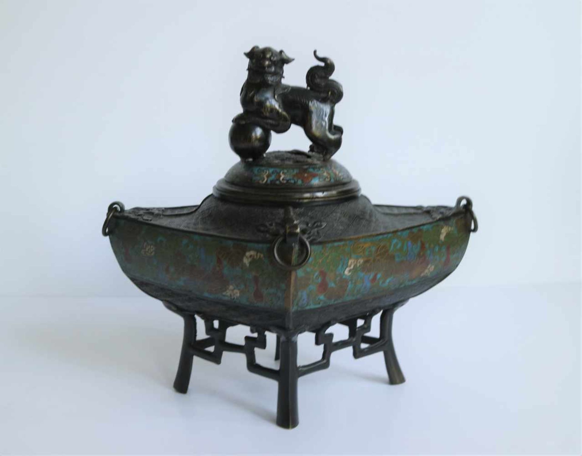 Japanese champlevee incense burner 19th century 30 x 19 x 18 cm Leg broken off