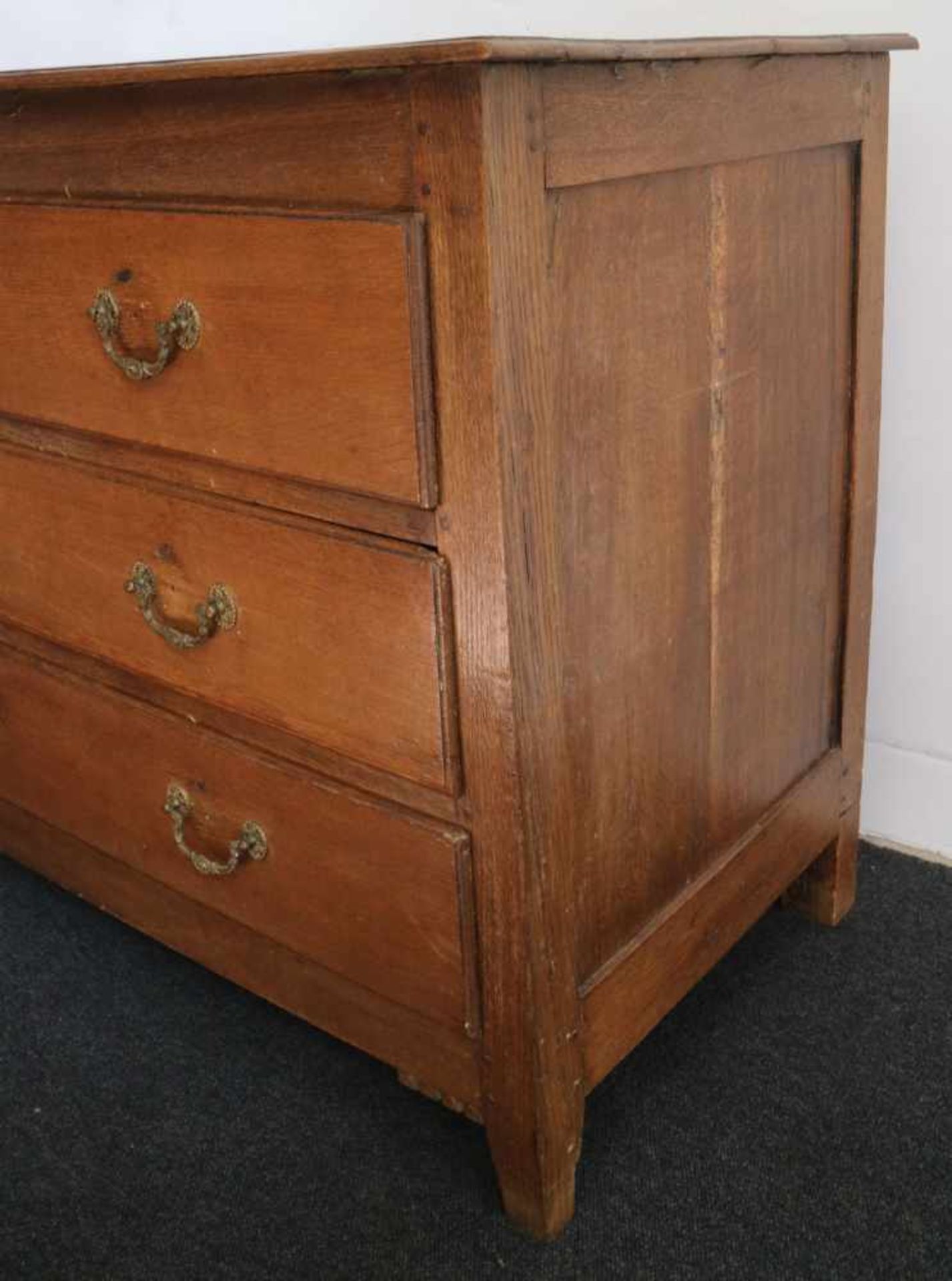 French chest of drawers 19th century oak with 3 drawers B 131 D 55 H 85 cm - Bild 2 aus 5