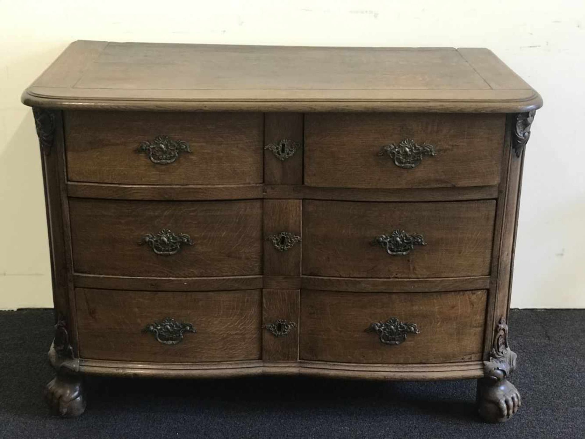 Chest of drawers on claw legs oak, 19th century H 86 B 123 D 68 cm