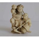 Ivory netsuke Netsuke H 5,5 cm Signed in the tusk