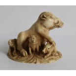 Netsuke Okimono Ivory a wild sow and her cubs Japan, MEIJI period H 3,7 cm fine quality private