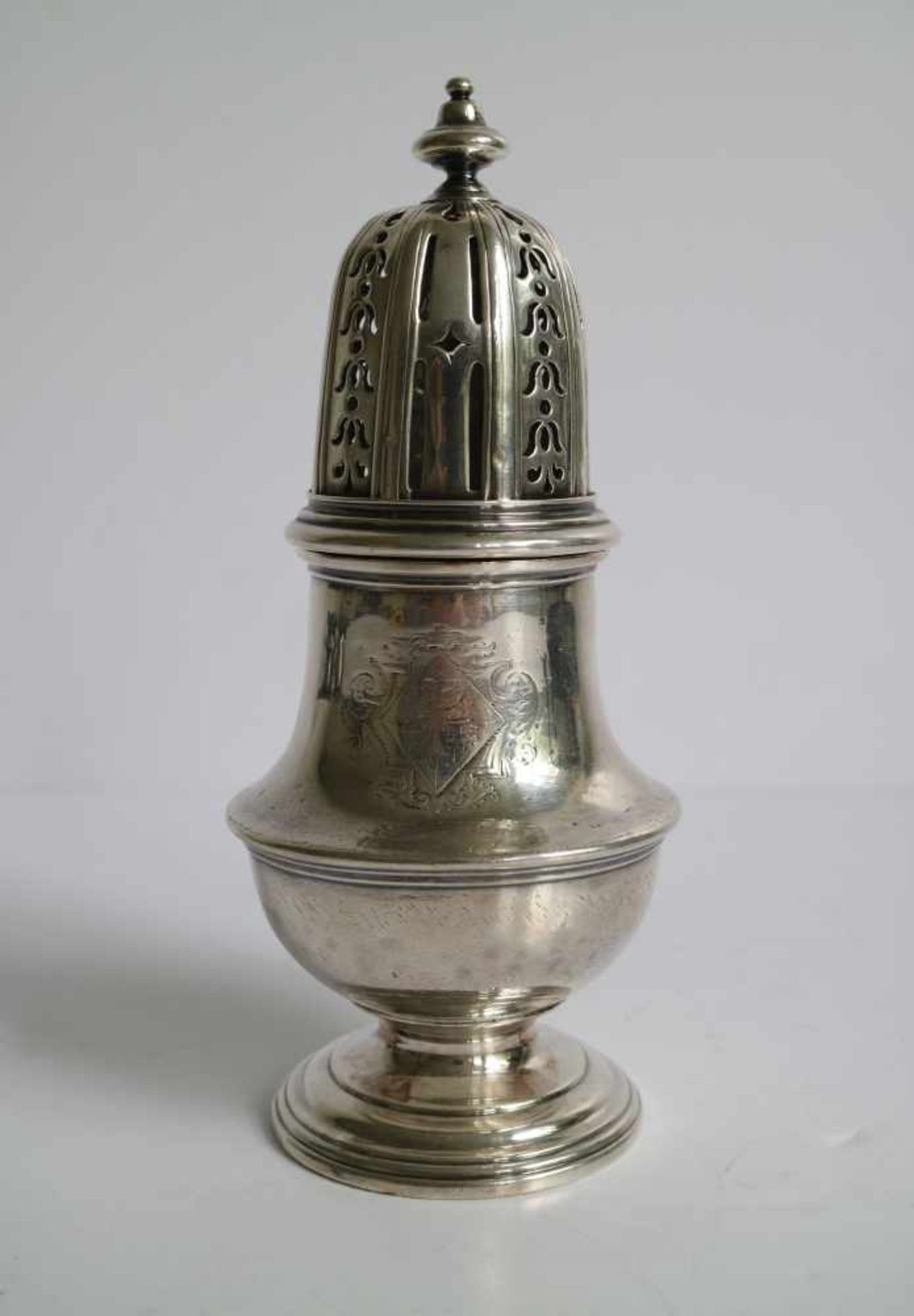 Silver sugar caster ca 1725 With brands: Britannia standard silver (London), Samuel Margas,