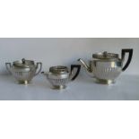 Silver tea service Ostro-Hungary 19th century, 620 grams H 6, 8 en 9,5 B 11,5, 12 en 18 cm
