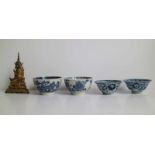 Asian figurine with 4 Chinese cups Chinese lot H 3,5, 5,5 en 12,5 cm dia 8 en 8,5 cm