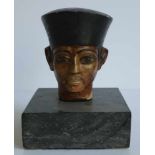 bust Nefertiti on a marble base H hoofd 14 cm, H sokkel 5 cm