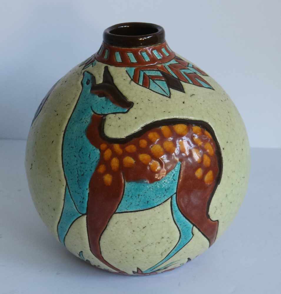 Boch keramis vase with fallow deer D 943 H 19,5 cm