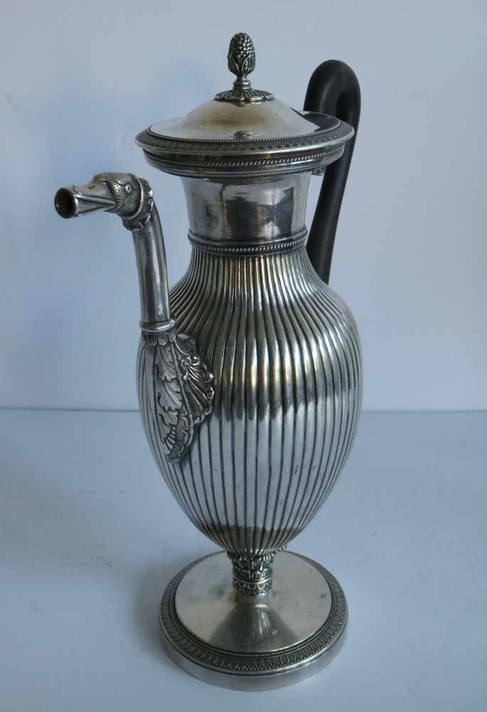Silver coffee pot Brussels, after Dutalis model, 2nd quarter of the 19th century H 32,5 cm not - Image 2 of 6