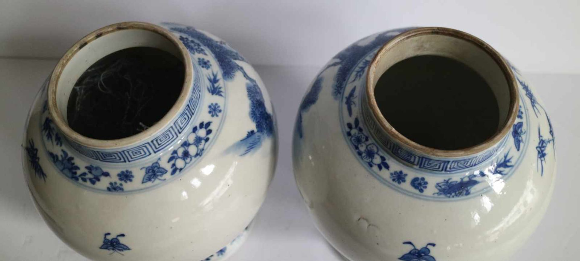 Chinese porcelain pair of blue and white lidded pots 1900 H 31 damage to lid / restoration - Bild 5 aus 6