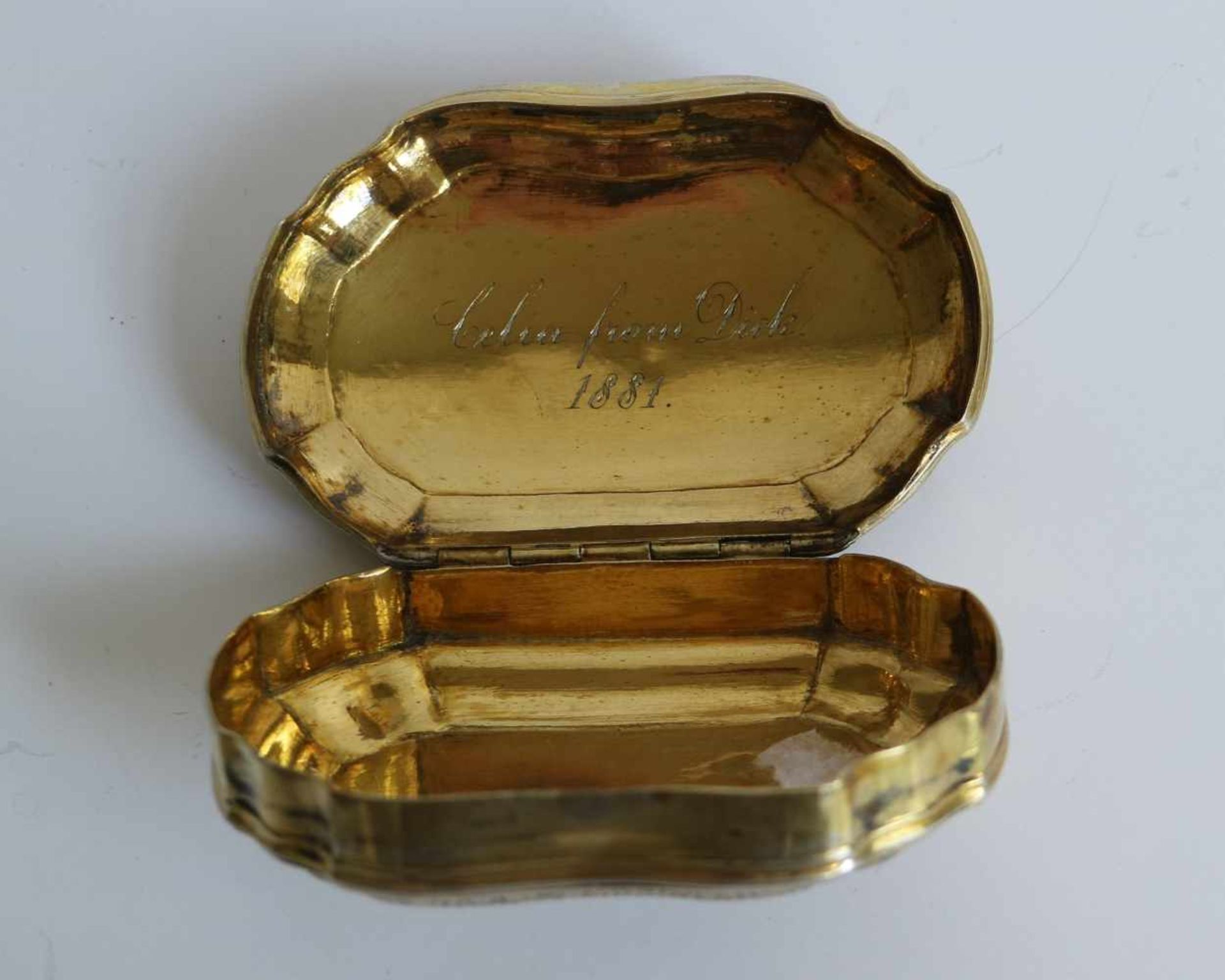 18th century gold-plated silver snuff box Re-engraved in the 19th century, Germany 7,5 x 5 x 2 cm - Bild 3 aus 3