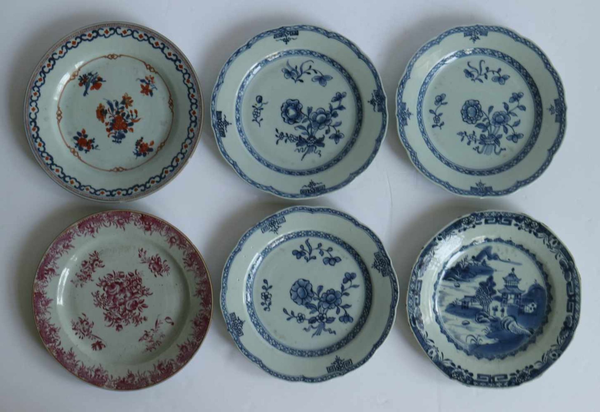 Chinese lot 2 Kanton vases, 2 lid vases blue/white 1875 and lot of plates H 25,5 en 27 dia 15 en 23 - Bild 5 aus 8