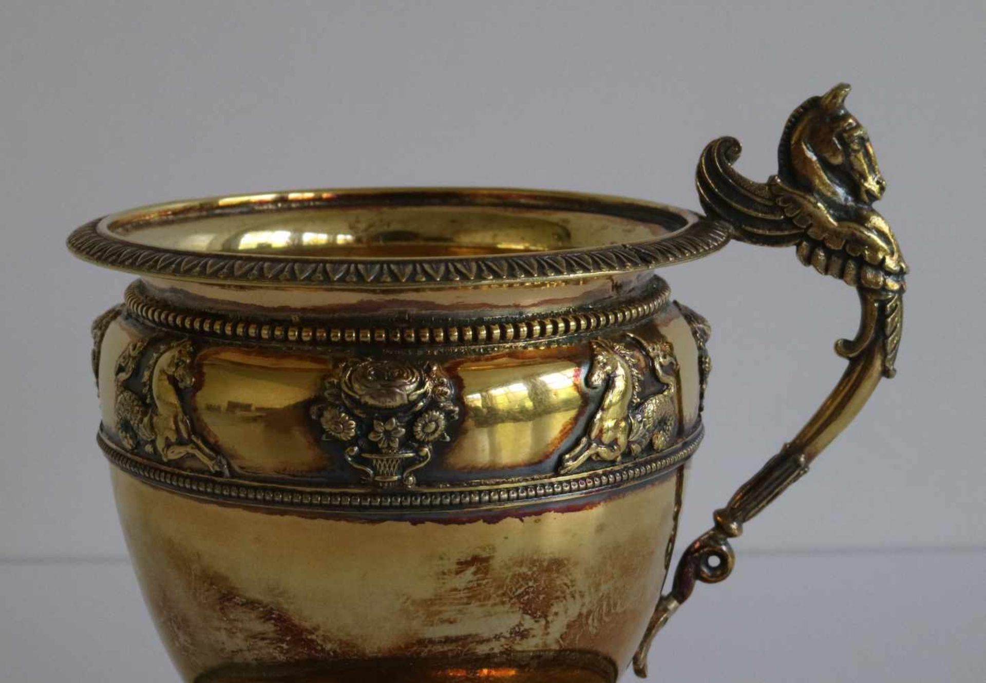 Chocolate cup with saucer silver with vermeille, Paris 1818 - 1838, 293 grams H 12 dia 13,5 cm - Image 2 of 6
