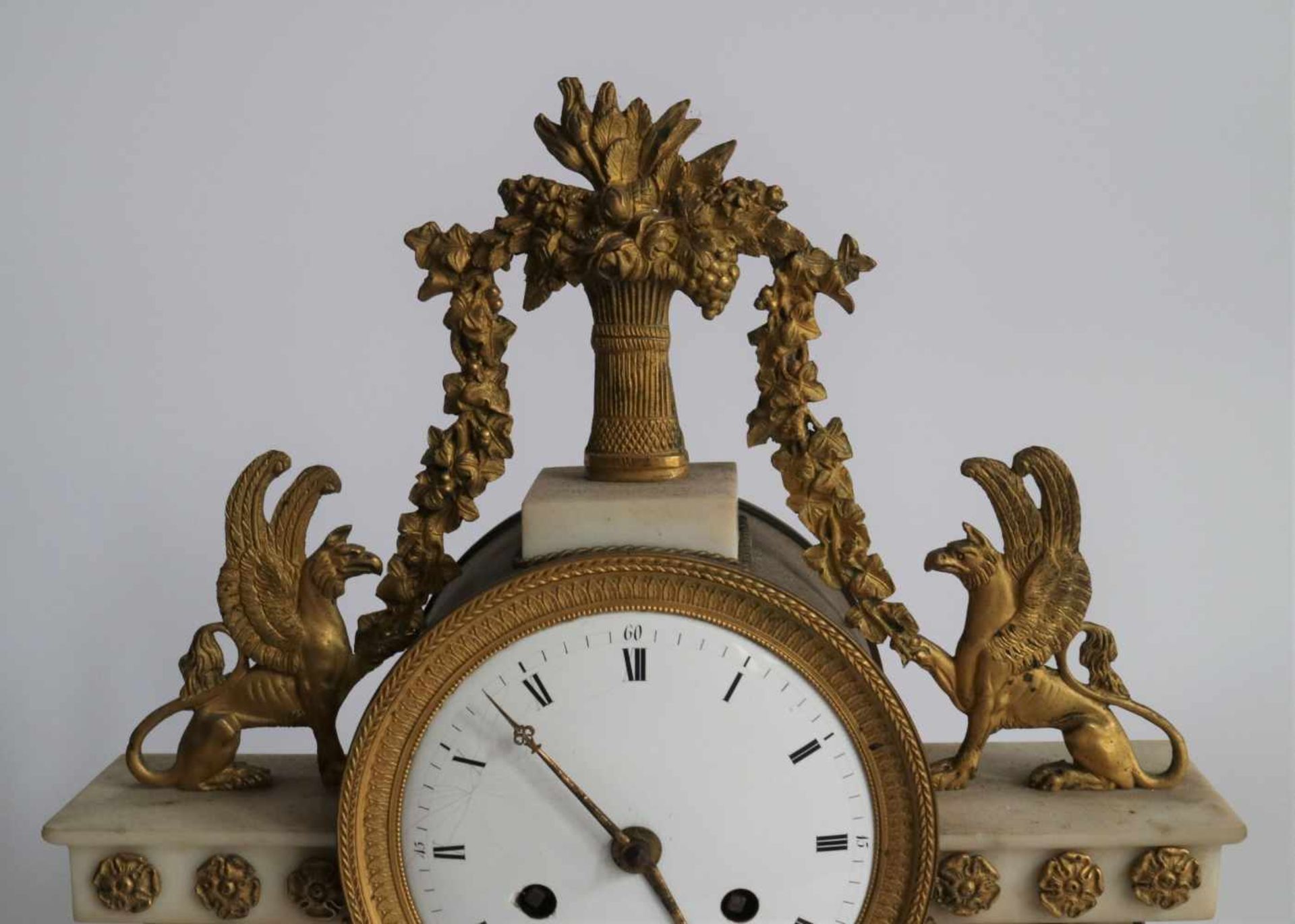 Louis XVI clock white marble with ormolu decoration H 50,5 cm - Bild 2 aus 6