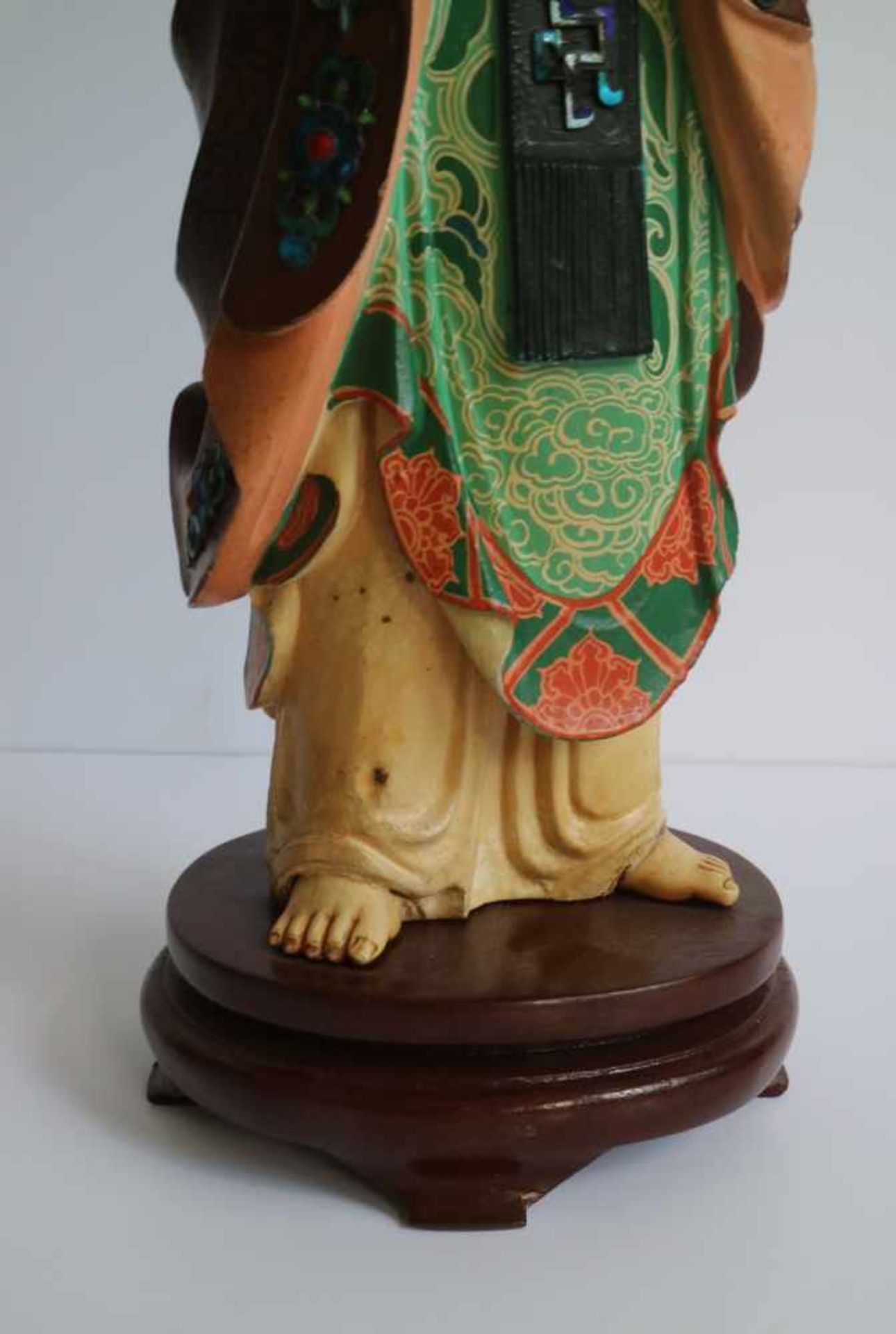 Chinese Guanyin statue wood with polychrome and ivory (head, hands and feet) H 46,5 cm - Bild 3 aus 5