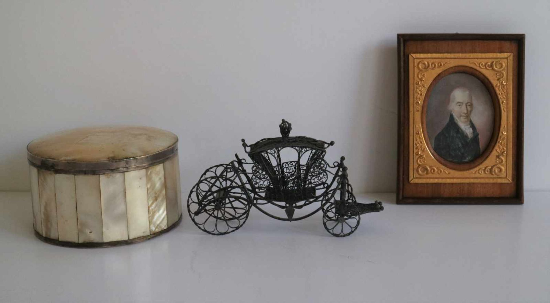 Lot miscellaneous Charles X frame, silver carriage in filigree and box nacré and silver H 6,5 dia