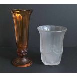 Val Saint Lambert Vase Sarmien and vase Olympic rare version in matt white 1930-1935 H 31,5 en 21,5