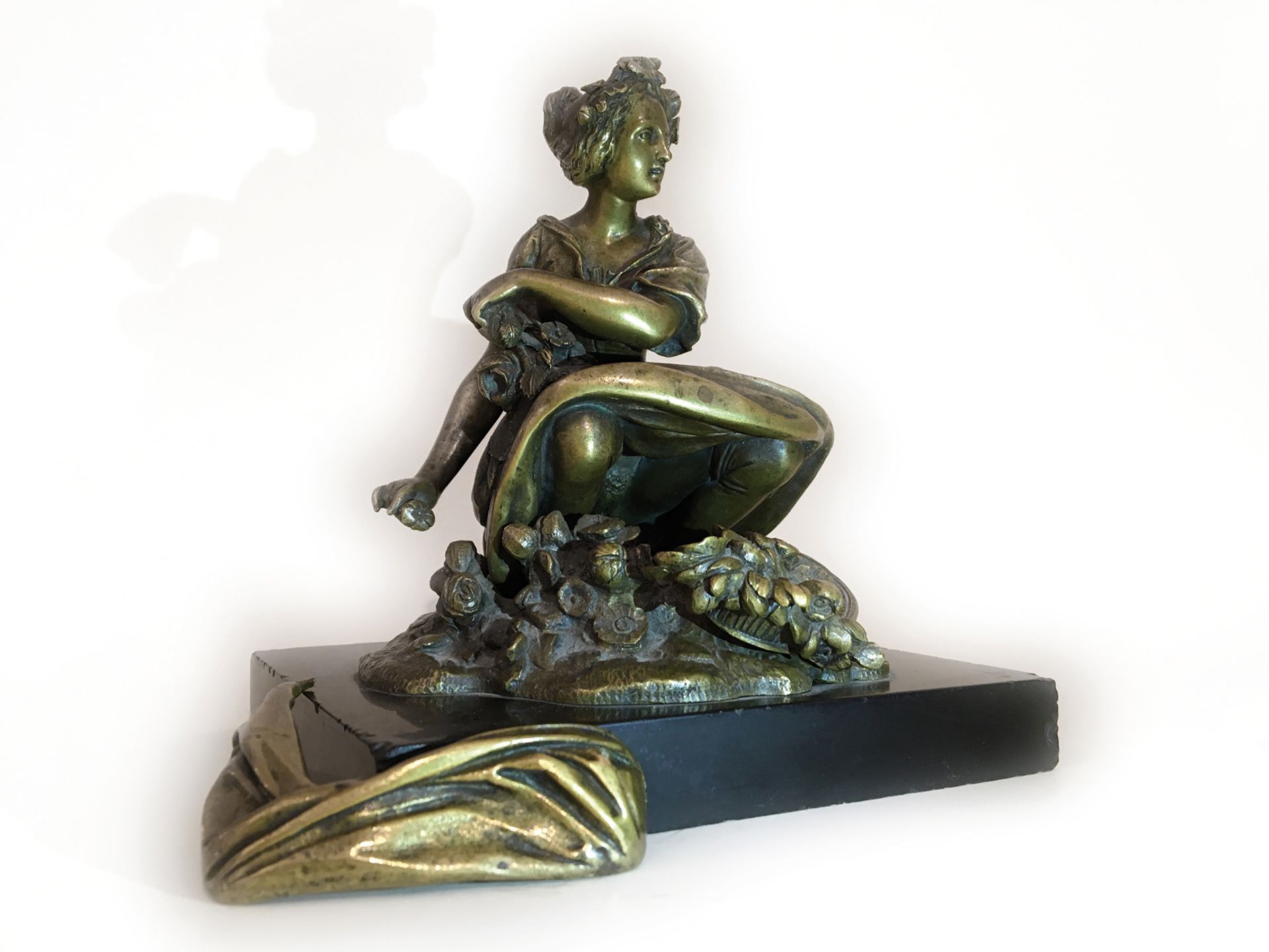 [Artiste non identifié]. La Discrète, vers 1880. Bronze français à système, [...]