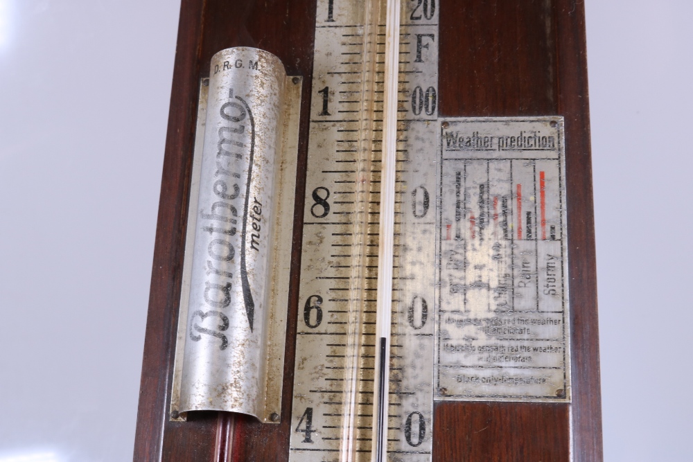 D. R. G. M. Sympiesometer Compact with Lightweight Barometer - Image 3 of 6