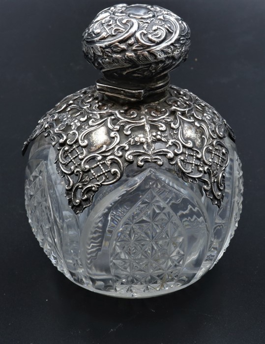 Antique Sterling Silver Cut Glass Scent Perfume Bottle - Image 3 of 15