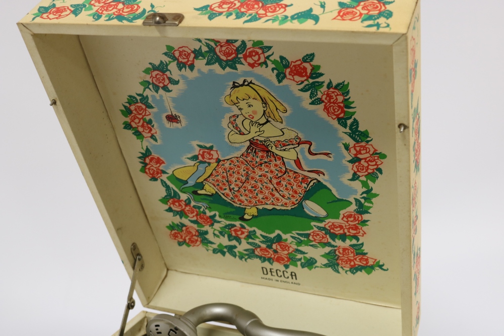 1950S Decca Childrens Hand Cranked Portable Gramophone - Image 5 of 8