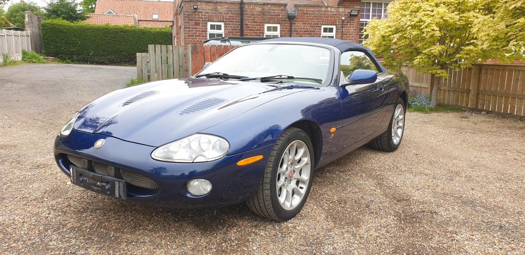 2002 Jaguar XKR