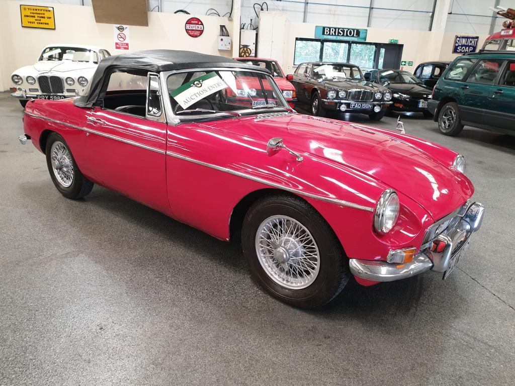 1963 MG B Roadster