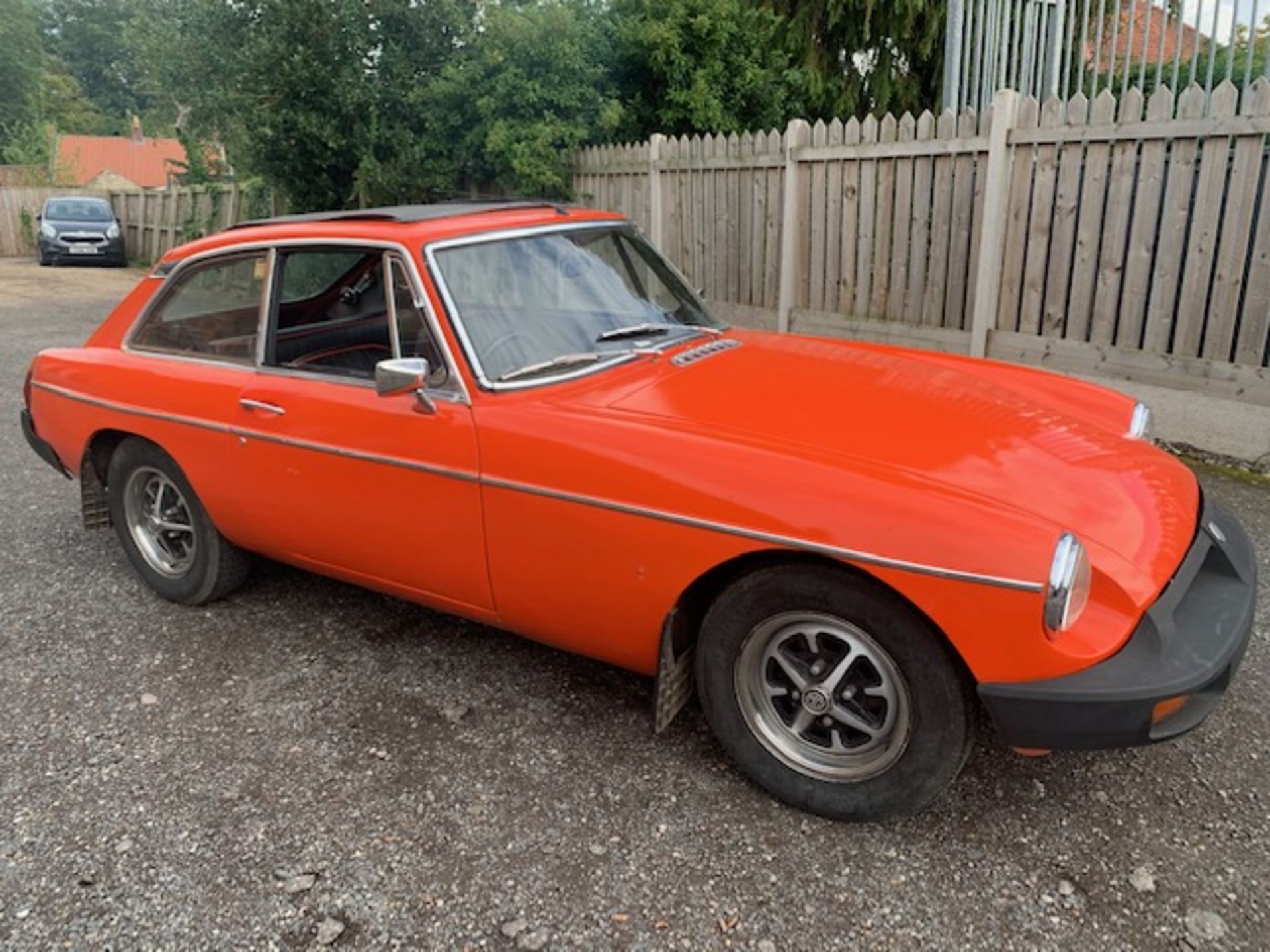 1975 MG B GT