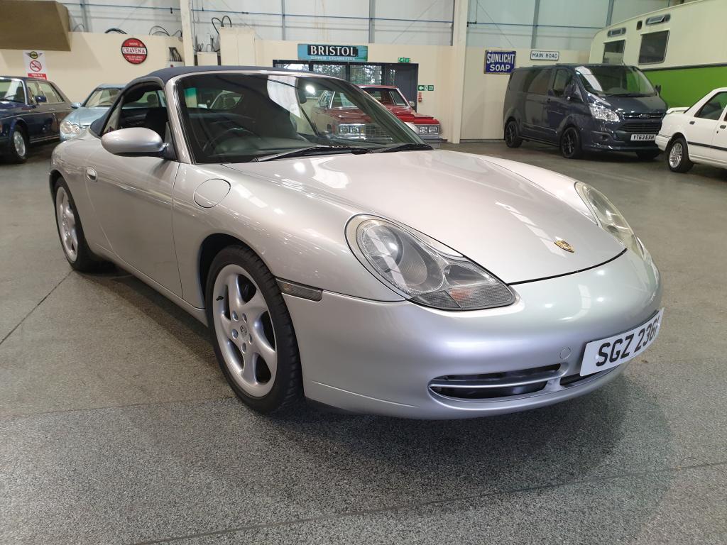 2000 Porsche 911 Carrera 4 Cabriolet