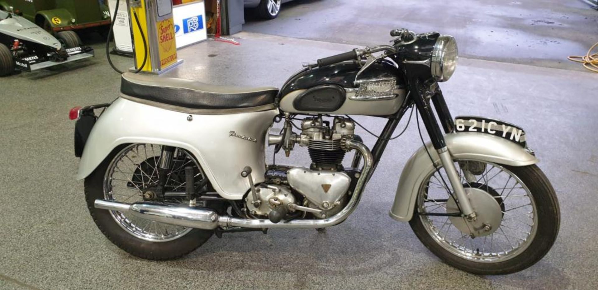 1961 Triumph Thunderbird